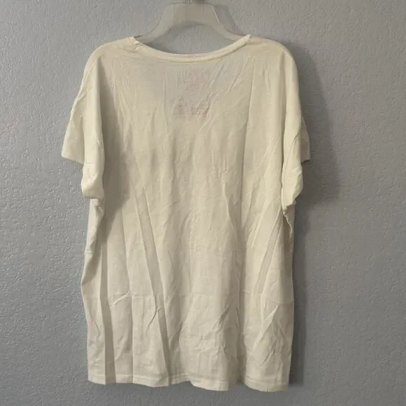 Olympics Team Canadian Bright White I Love Canada vneck XL unisex T-Shirt NWOT - Picture 4 of 4